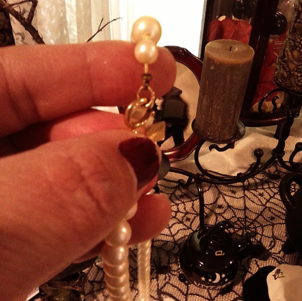Vintage Pearl Necklace - Picture 5 of 6